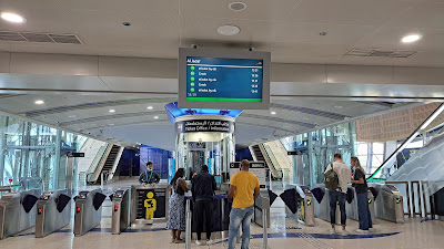 Al Jadaf Metro Station platform