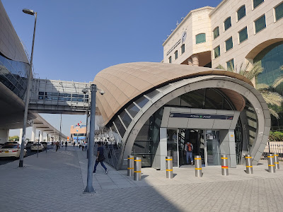 Qusais Metro Station platform