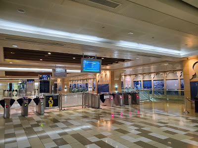 Al Ras station entrance