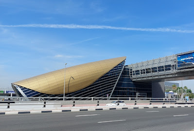 Max Metro Station platform