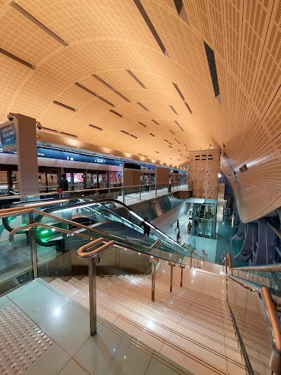 Oud Metha Metro Station platform